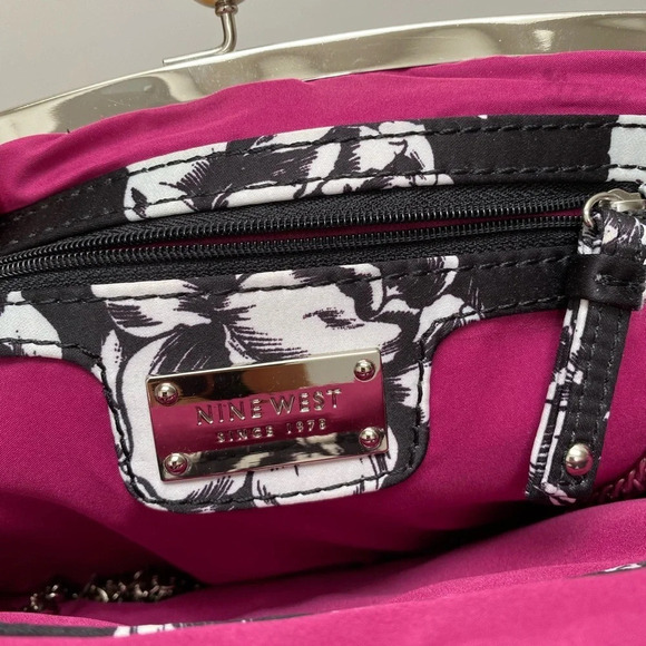 NINE WEST - Black & White Floral 'Strawberry Fields' Clutch - Picture 5 of 6